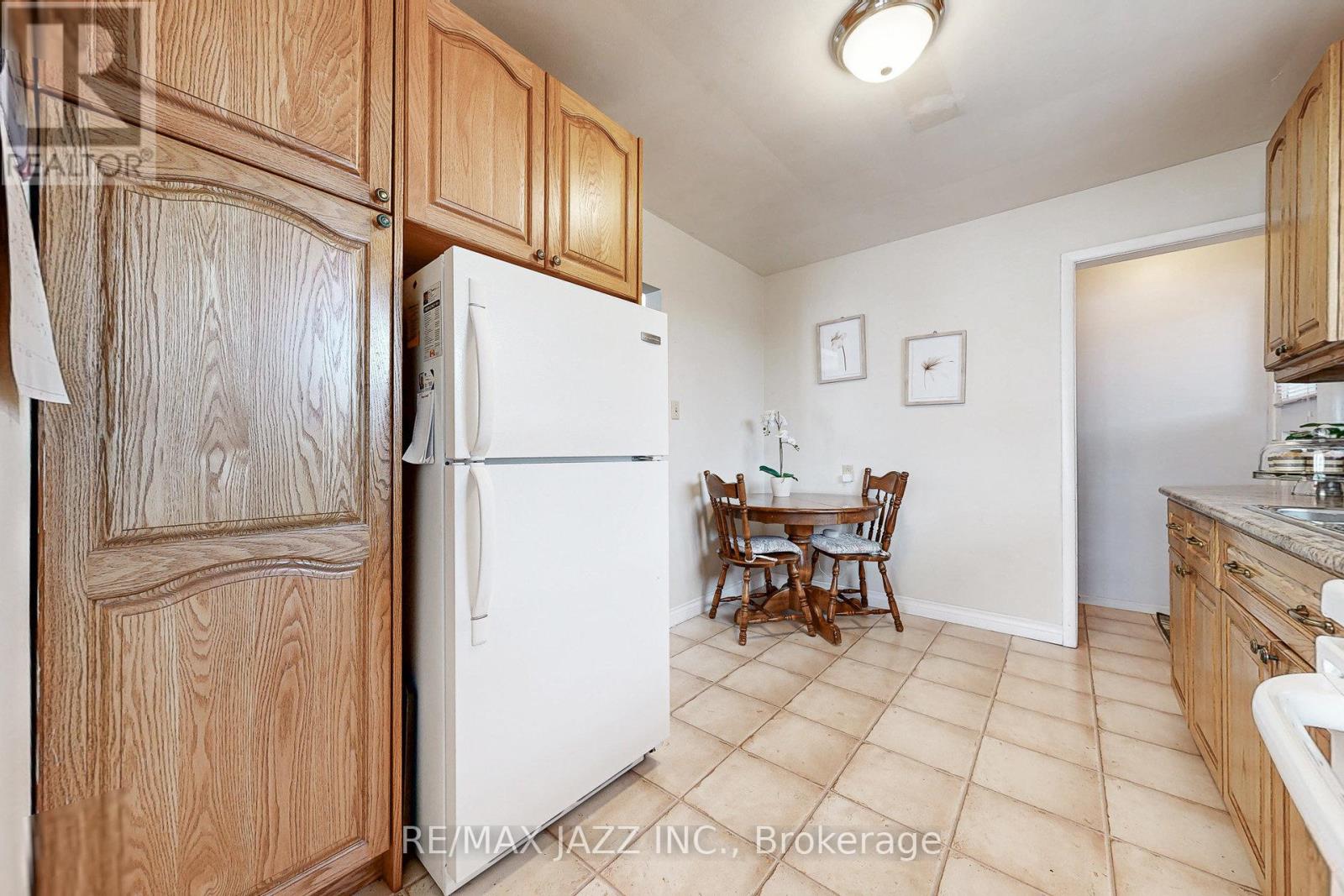 807 Annes Street, Whitby, Ontario  L1N 5K6 - Photo 14 - E12636588