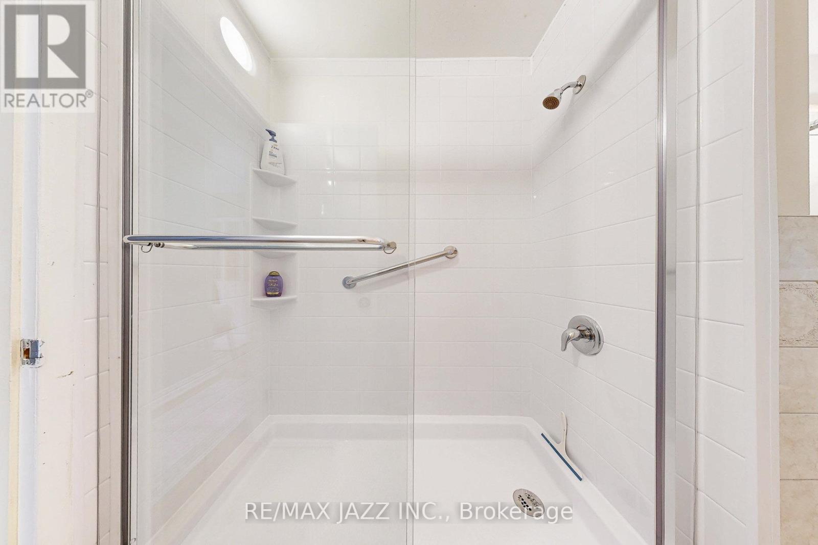 807 Annes Street, Whitby, Ontario  L1N 5K6 - Photo 17 - E12636588