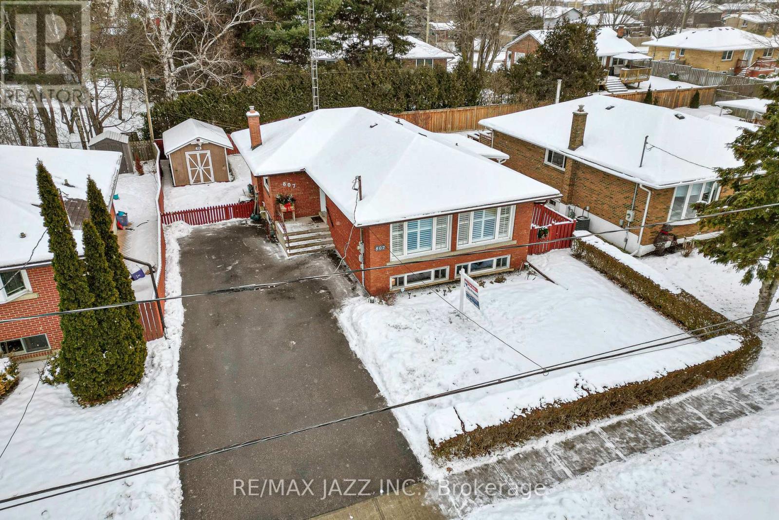 807 Annes Street, Whitby, Ontario  L1N 5K6 - Photo 2 - E12636588