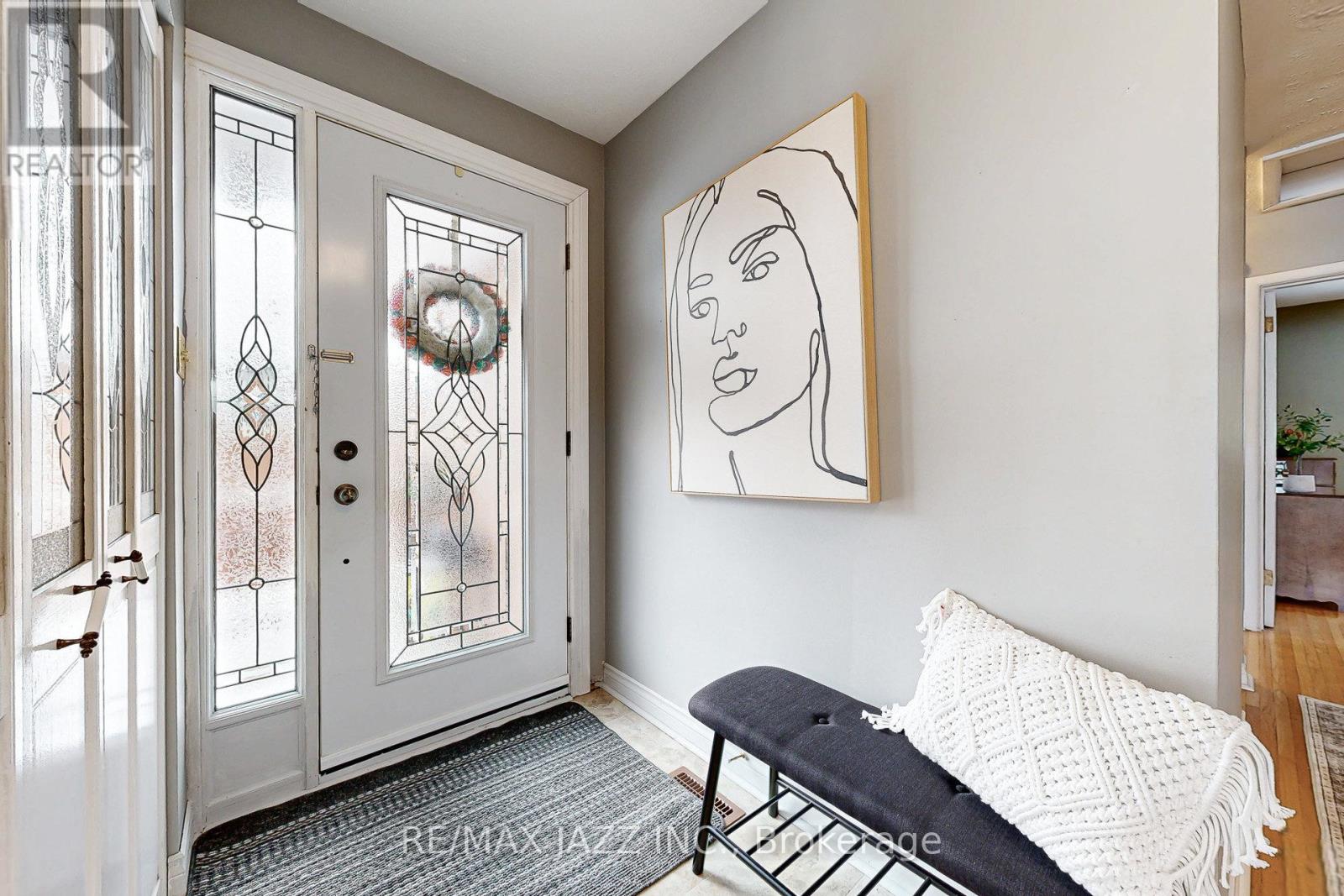 807 Annes Street, Whitby, Ontario  L1N 5K6 - Photo 5 - E12636588