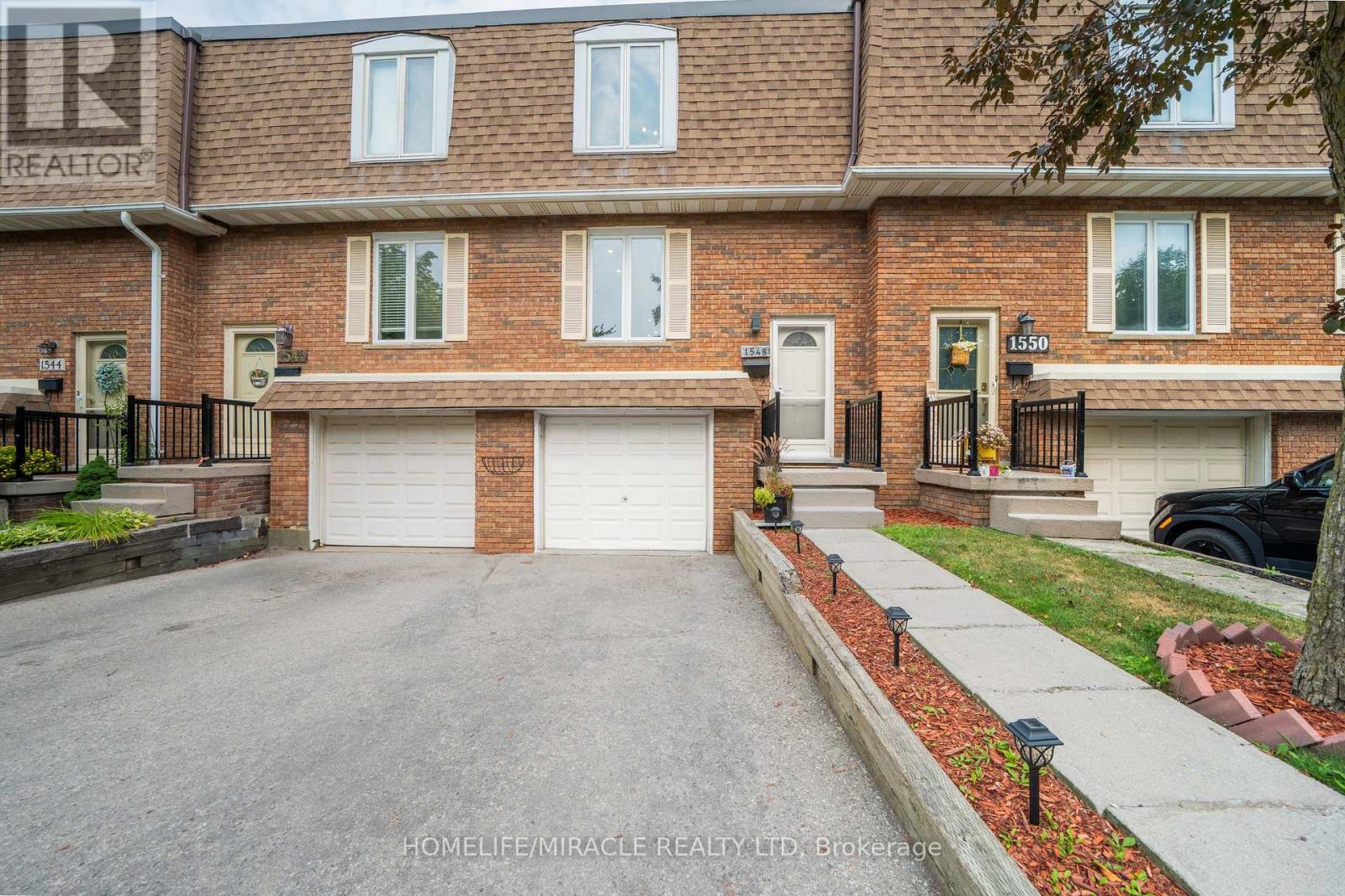 1548 Westminster Place, Burlington, Ontario  L7P 2B5 - Photo 3 - W12636466