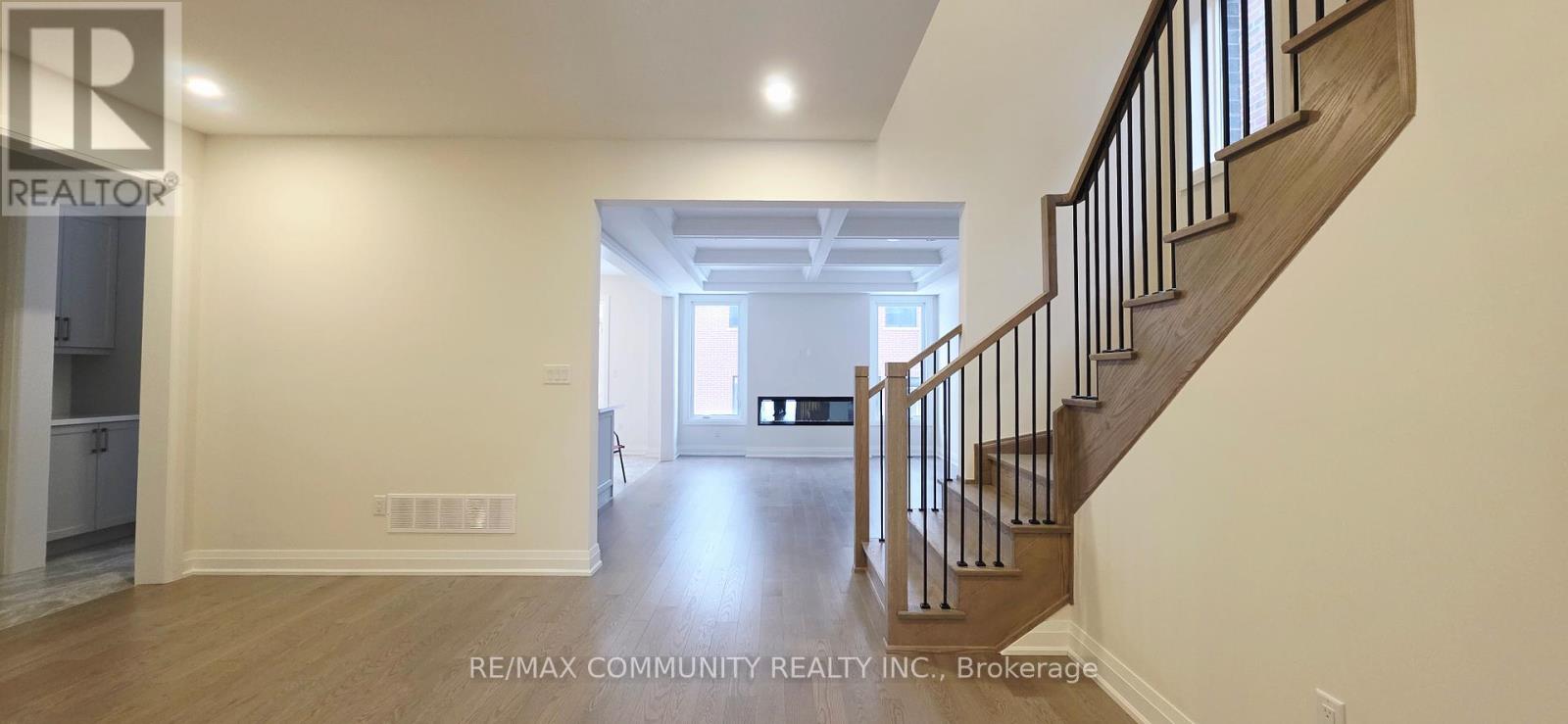 26 Aveena Road, Brampton, Ontario  L6P 4R8 - Photo 9 - W12636468