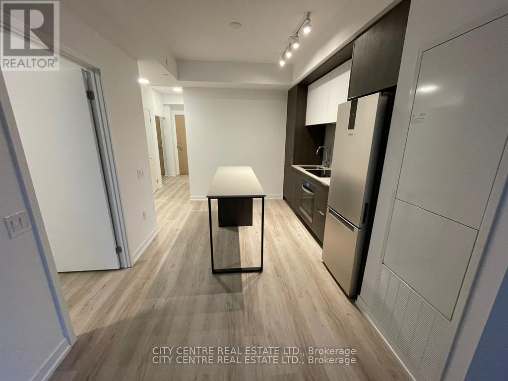 1406 - 395 Square One Drive, Mississauga, Ontario  L5B 0P6 - Photo 14 - W12636470