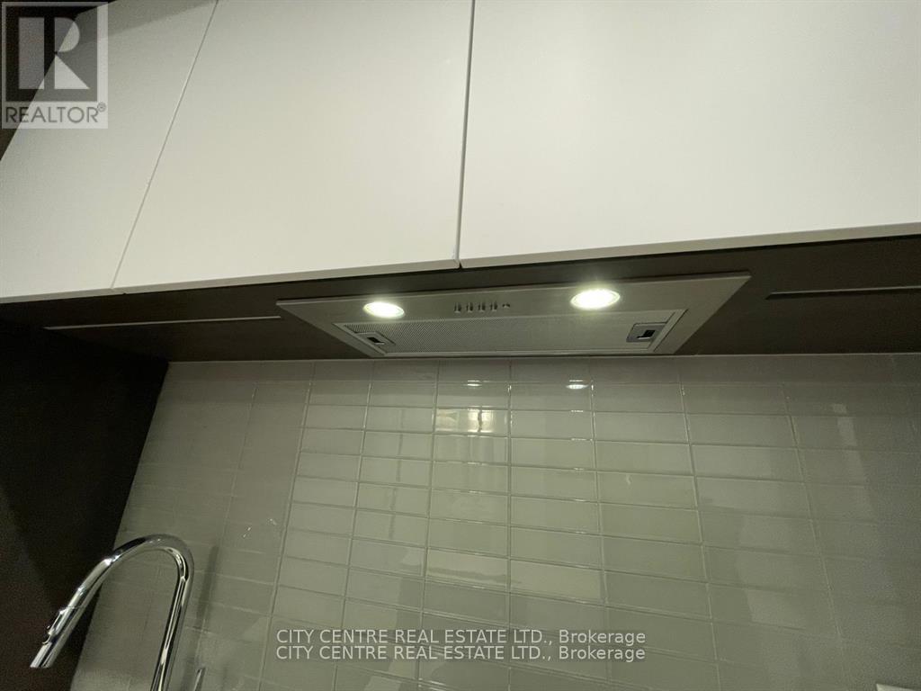 1406 - 395 Square One Drive, Mississauga, Ontario  L5B 0P6 - Photo 22 - W12636470