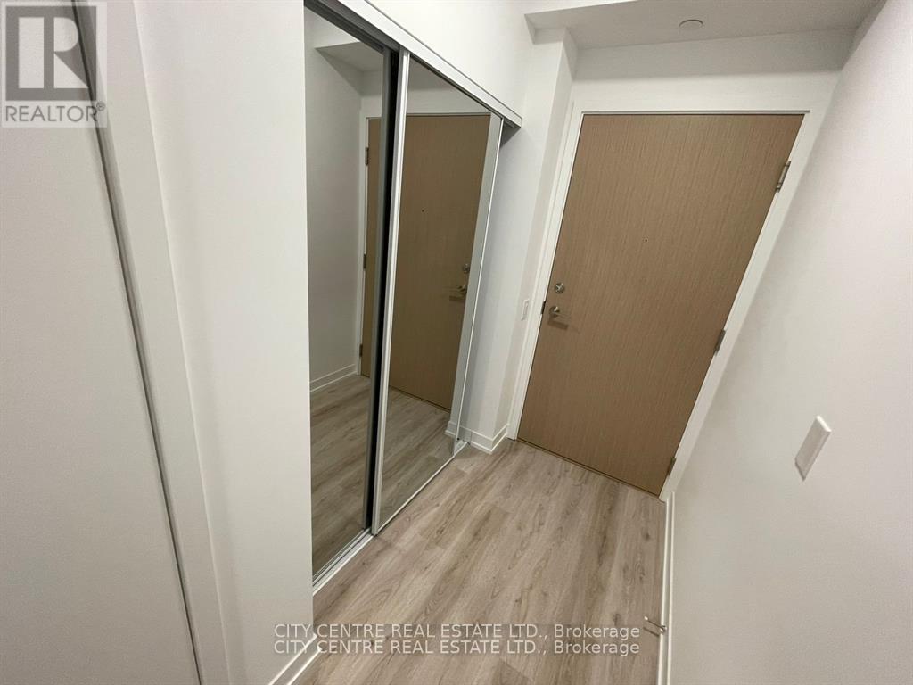 1406 - 395 Square One Drive, Mississauga, Ontario  L5B 0P6 - Photo 4 - W12636470