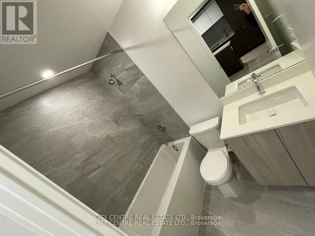 1406 - 395 Square One Drive, Mississauga, Ontario  L5B 0P6 - Photo 6 - W12636470