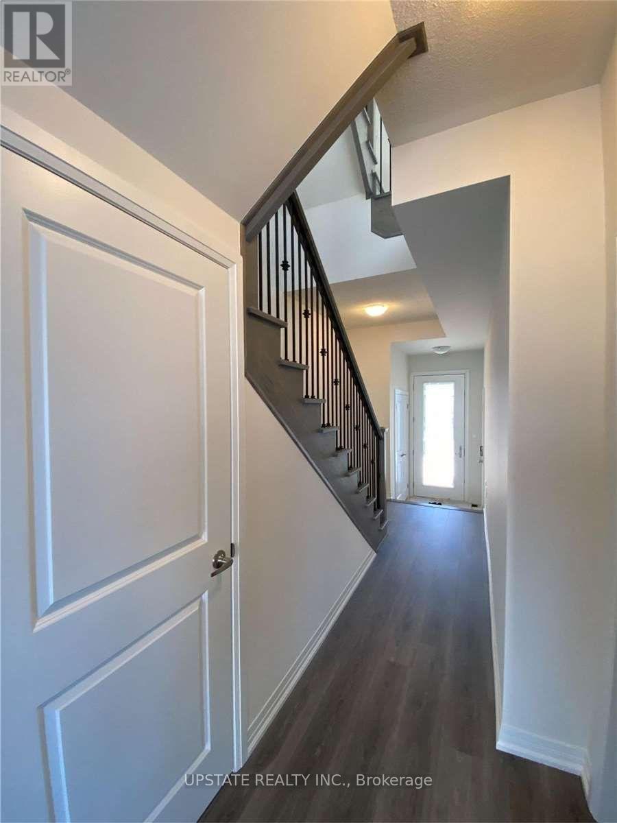 120 Purple Sage Drive, Brampton, Ontario  L6P 4P4 - Photo 3 - W12636490