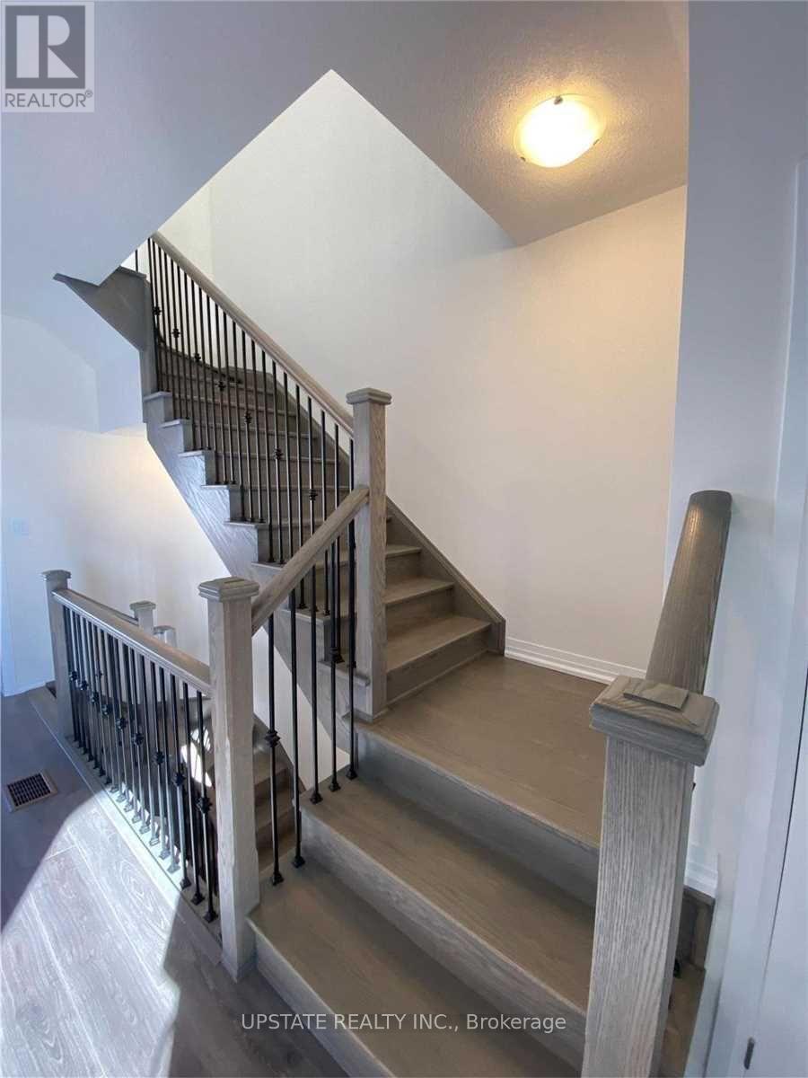 120 Purple Sage Drive, Brampton, Ontario  L6P 4P4 - Photo 9 - W12636490