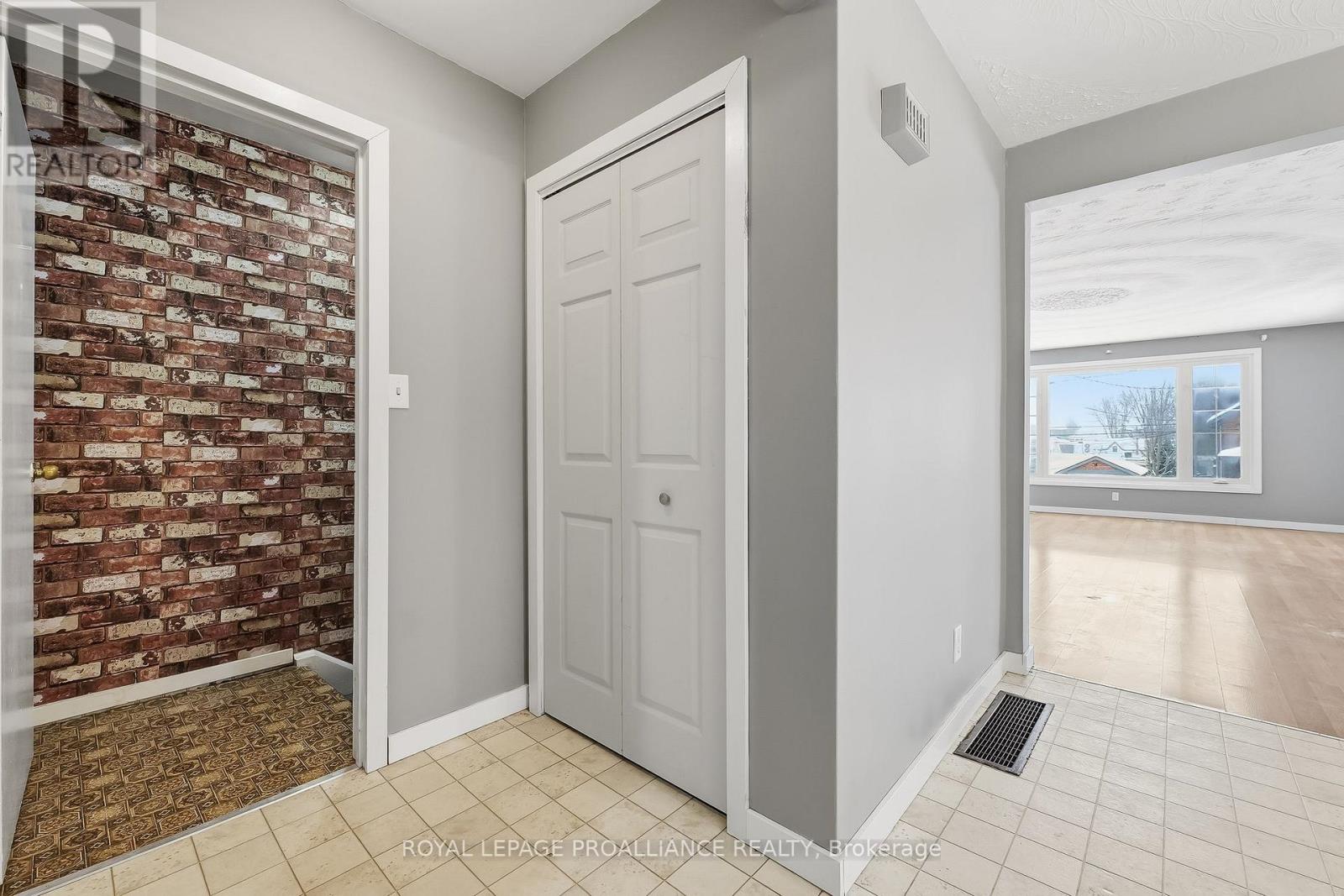 B - 32 James Street W, Cobourg, Ontario  K9A 2J9 - Photo 7 - X12636652