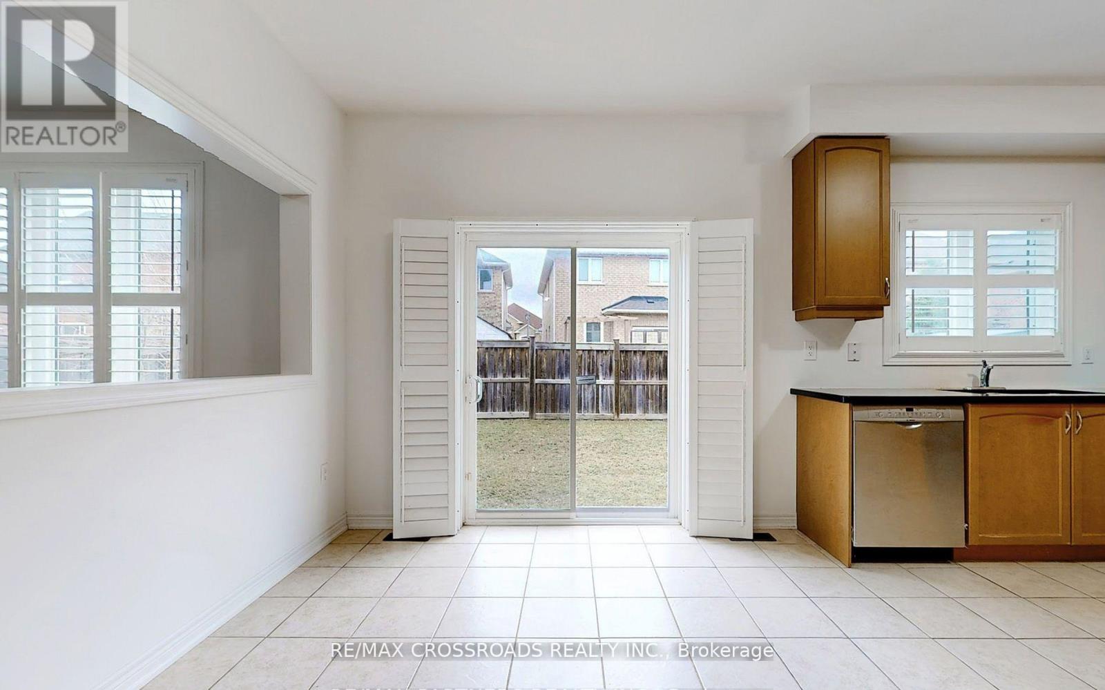 73 Eakin Mill Road, Markham, Ontario  L6E 1N9 - Photo 10 - N12636512