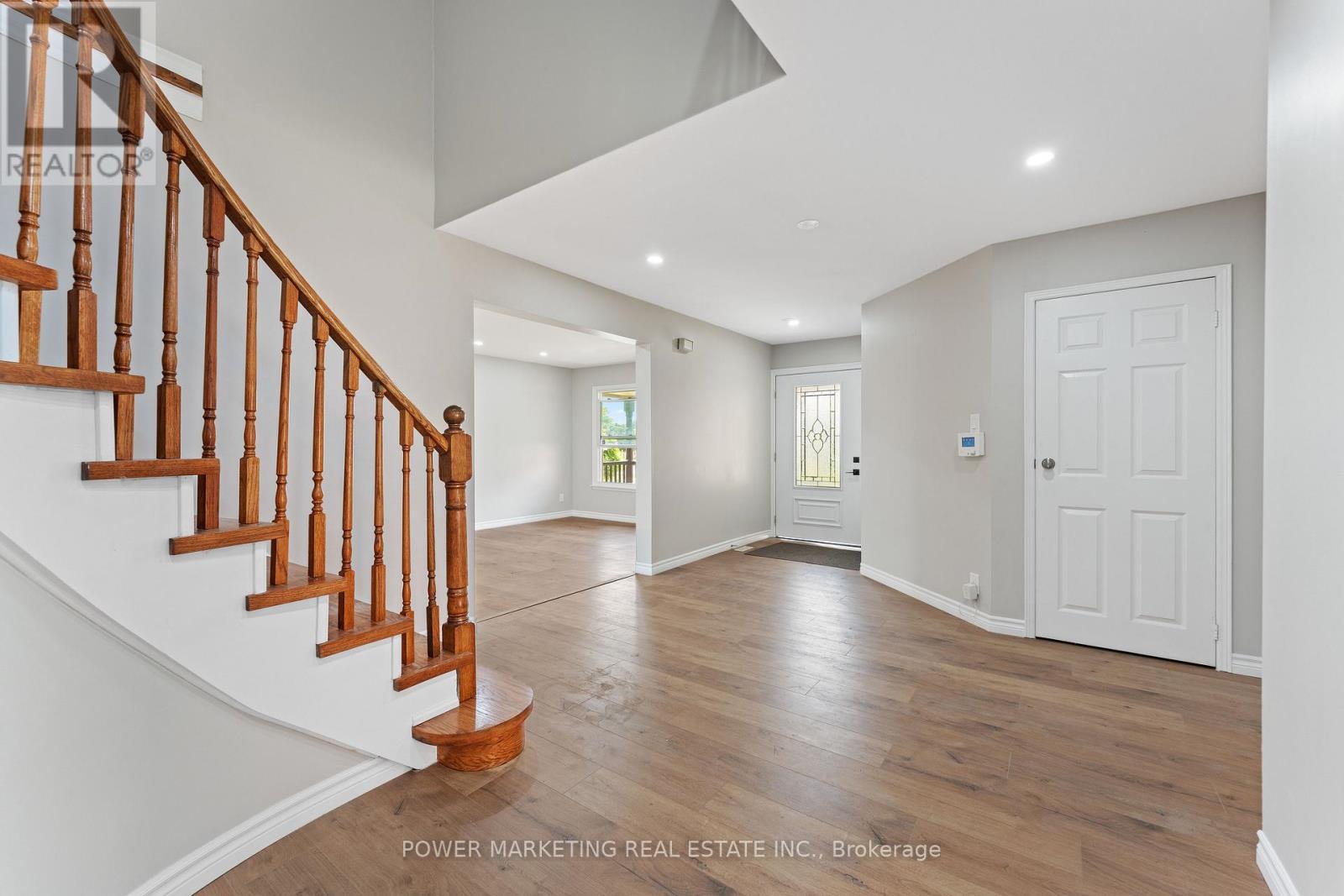 3 Newbury Crescent, Brampton, Ontario  L6S 5L7 - Photo 5 - W12636596