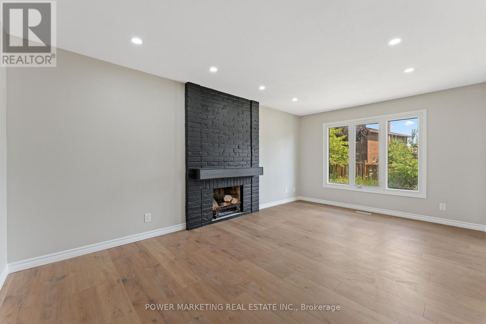 3 Newbury Crescent, Brampton, Ontario  L6S 5L7 - Photo 8 - W12636596