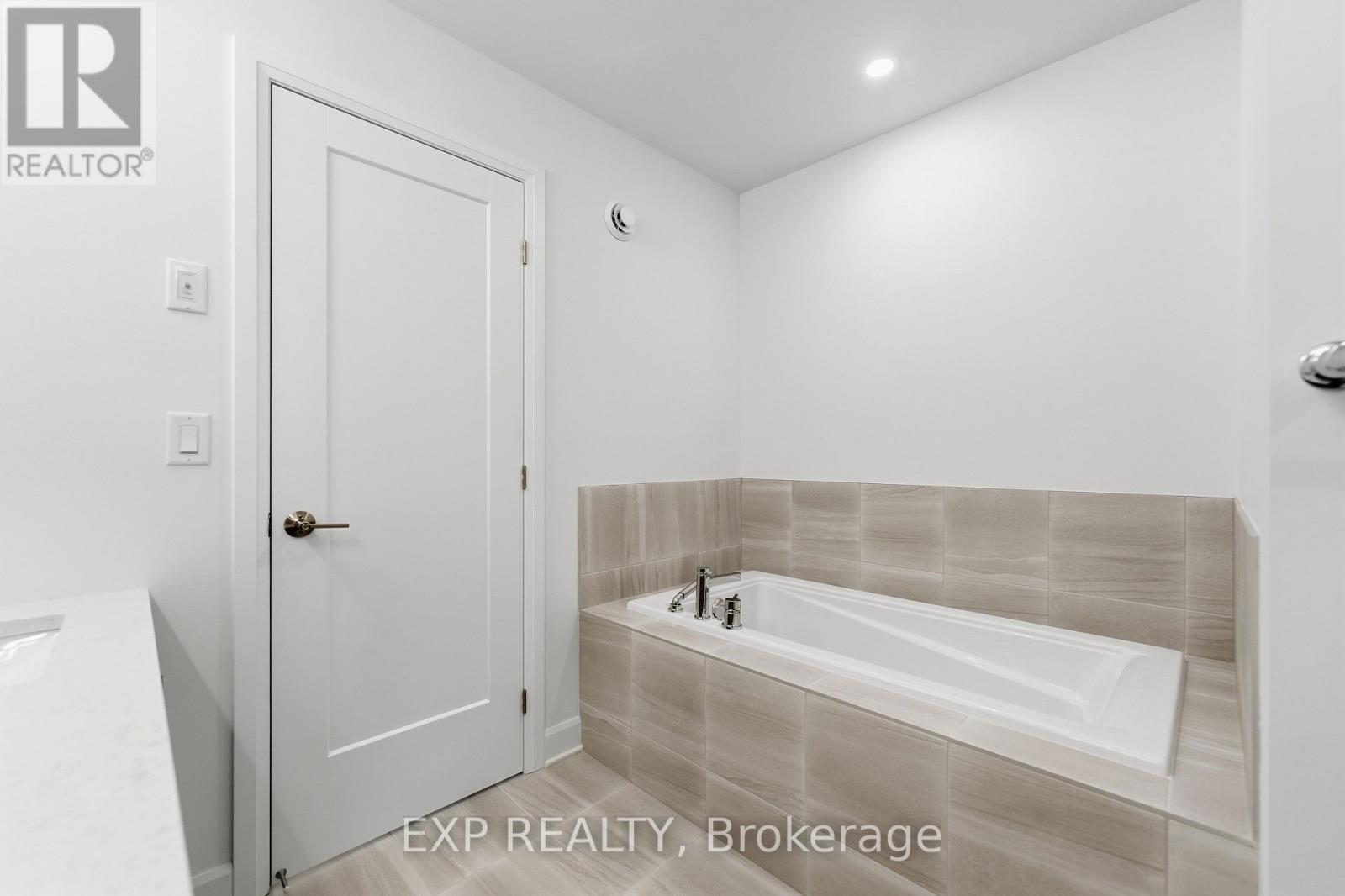 1192 Spoor Street, Ottawa, Ontario  K2W 1A1 - Photo 24 - X12636604