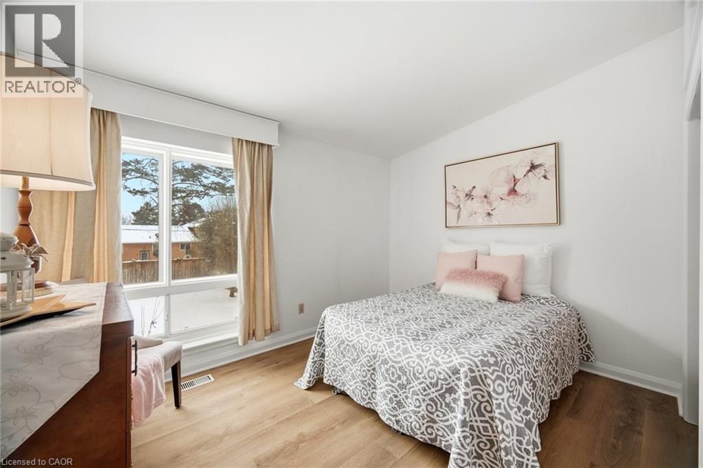 128 Hillcrest Drive, Whitby, Ontario  L1N 3C2 - Photo 13 - 40794168