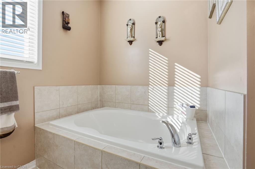 23 Mathews Court, Brantford, Ontario  N3T 0A9 - Photo 18 - 40793056