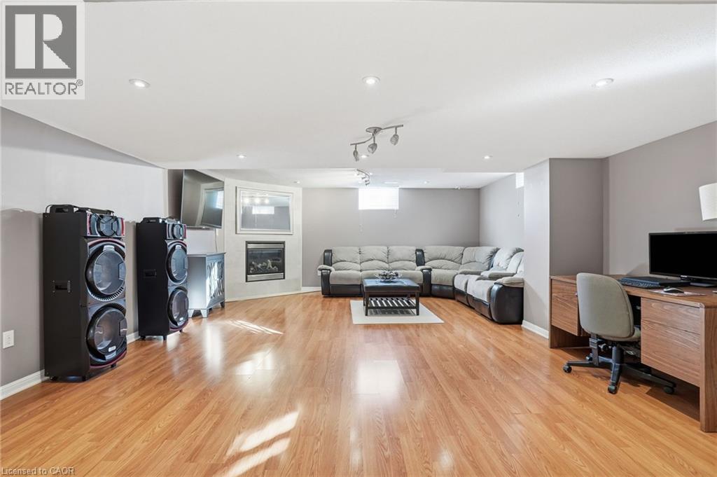 23 Mathews Court, Brantford, Ontario  N3T 0A9 - Photo 33 - 40793056