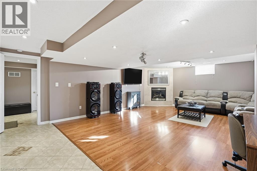 23 Mathews Court, Brantford, Ontario  N3T 0A9 - Photo 34 - 40793056