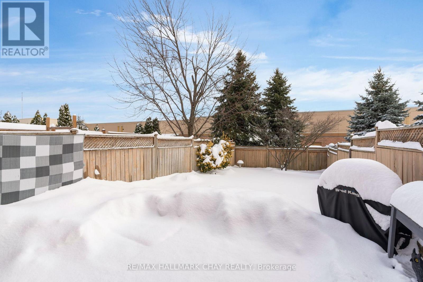 43 Srigley Street, Barrie, Ontario  L4N 0L9 - Photo 13 - S12589448