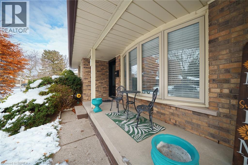 5 Burdock Boulevard, Brantford, Ontario  N3R 6B5 - Photo 3 - 40791189