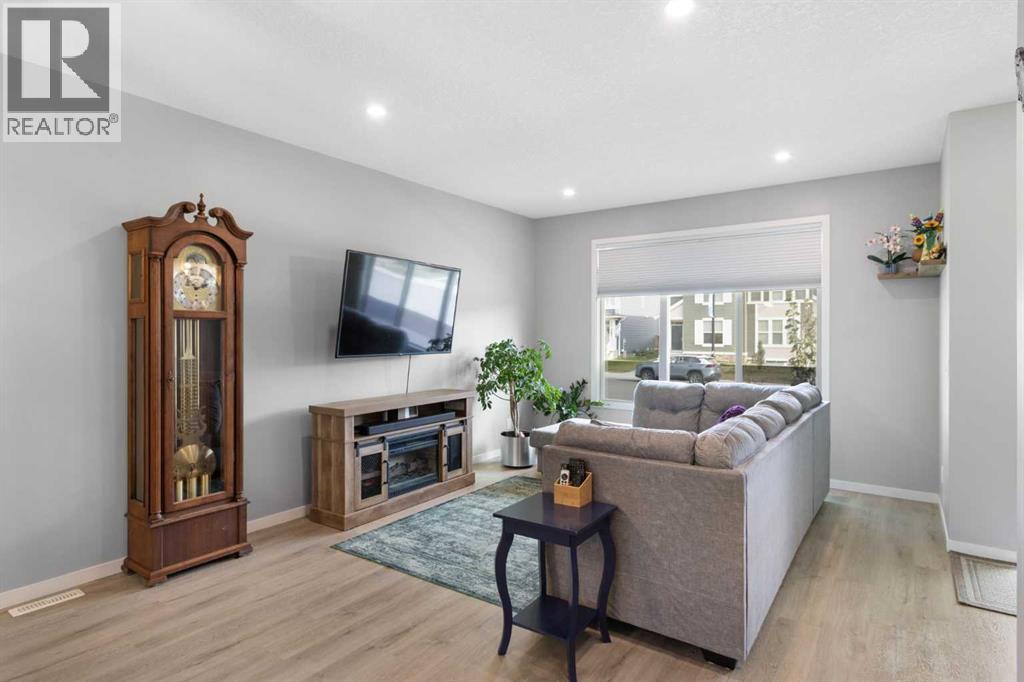 185 Dawson Drive, Chestermere, Alberta T1X 1Z8 - Photo 4 - A2262795