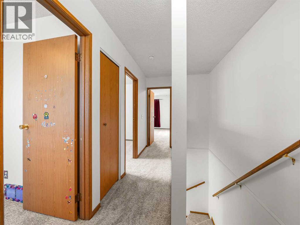 10 Martinbrook Road Ne, Calgary, Alberta  T3J 3G4 - Photo 11 - A2273996