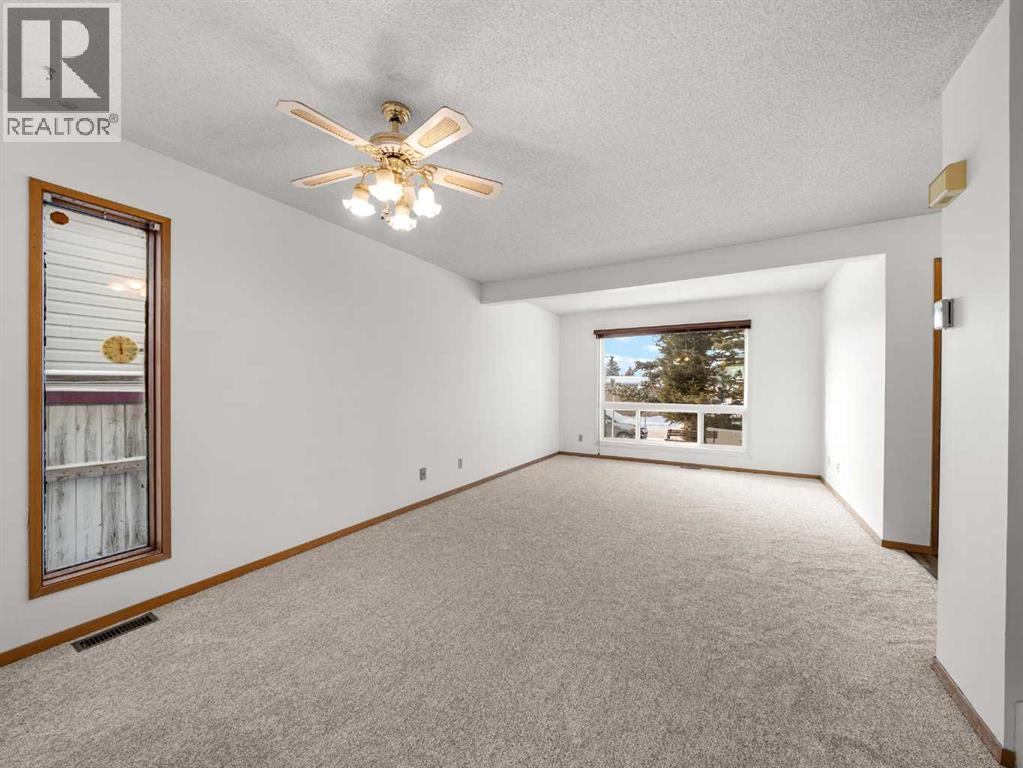 10 Martinbrook Road Ne, Calgary, Alberta  T3J 3G4 - Photo 5 - A2273996