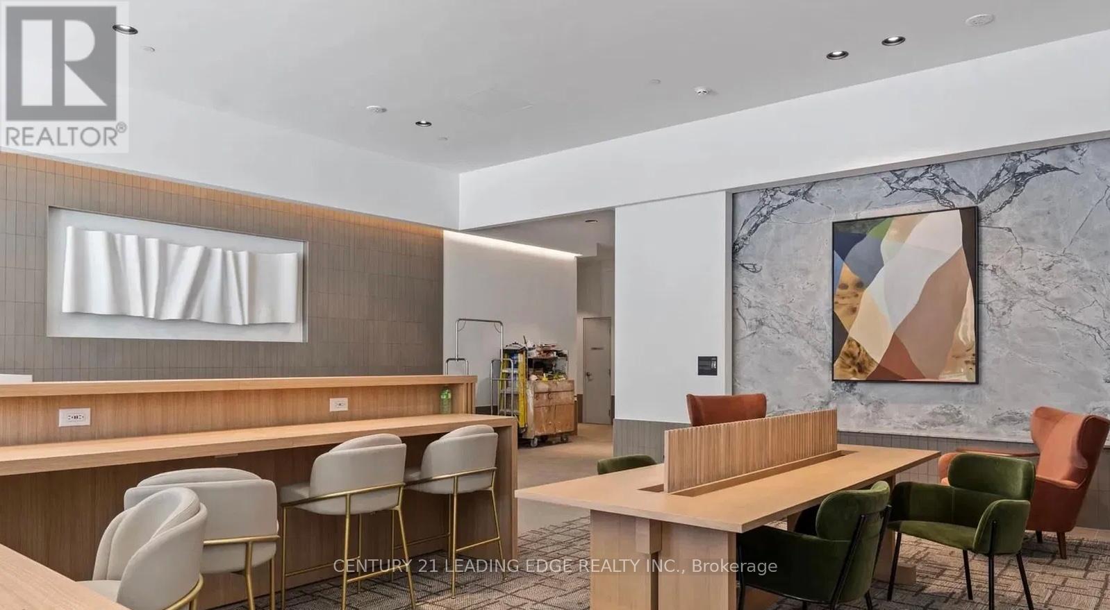 3001 - 395 Square One Drive, Mississauga, Ontario  L5B 0P6 - Photo 6 - W12636280