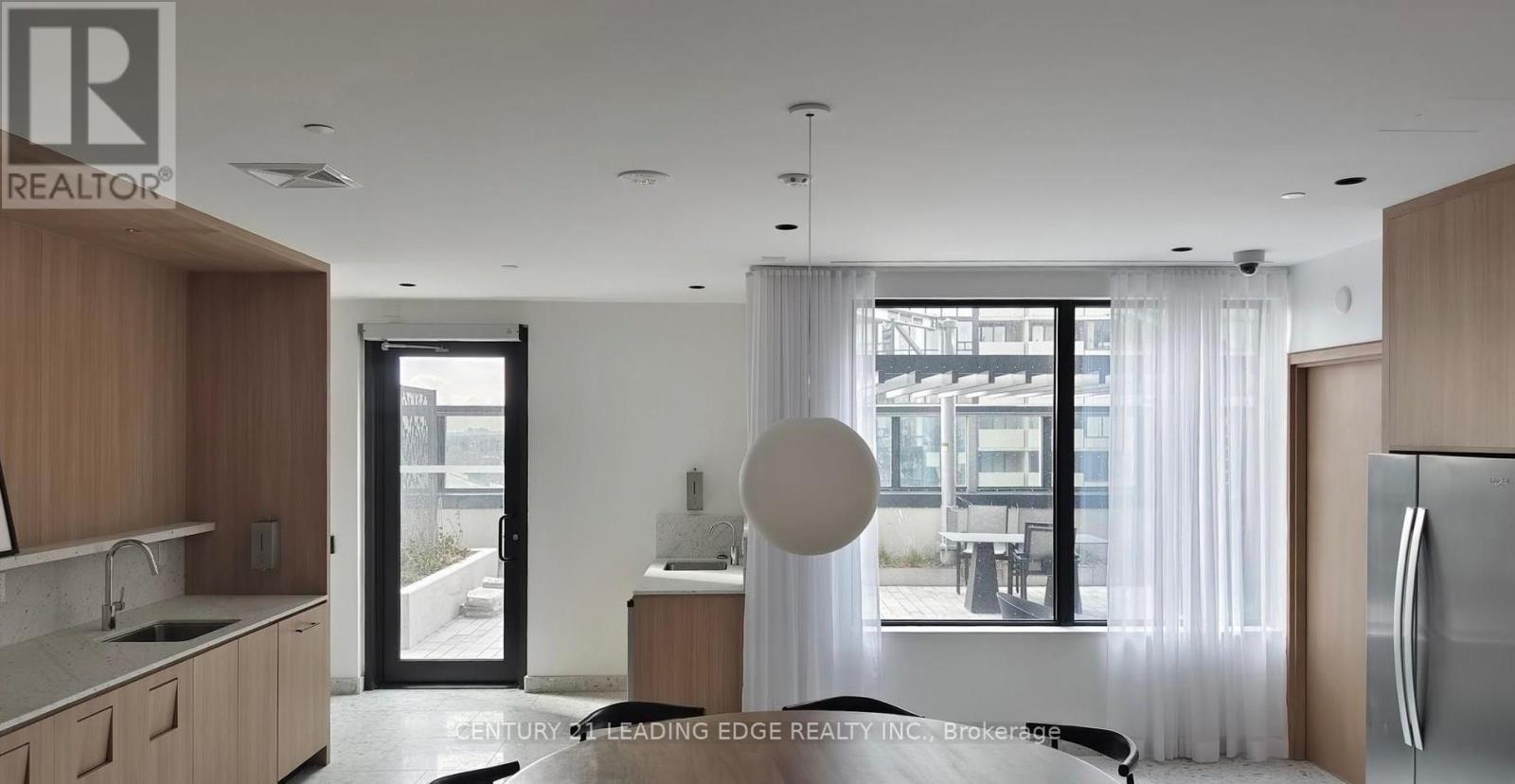 3001 - 395 Square One Drive, Mississauga, Ontario  L5B 0P6 - Photo 5 - W12636280