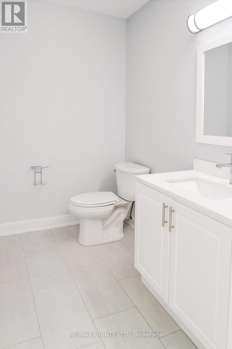 Unit #4 - 257 Dundas Street E, Quinte West (Trenton Ward), Ontario  K8V 1M1 - Photo 7 - X12634438