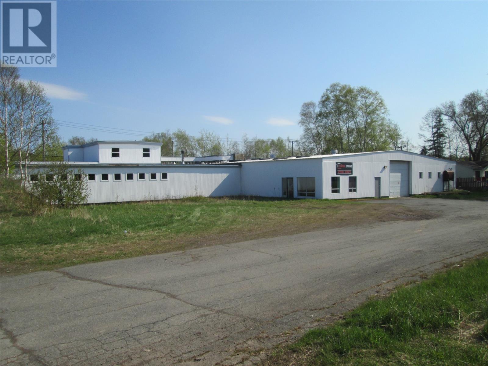 2 Cobbs Lane, Bishop's Falls, Newfoundland & Labrador