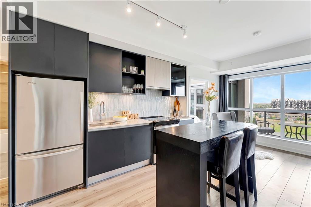 405 Dundas Street W Unit# 702, Oakville, Ontario  L6M 5P9 - Photo 3 - 40777844