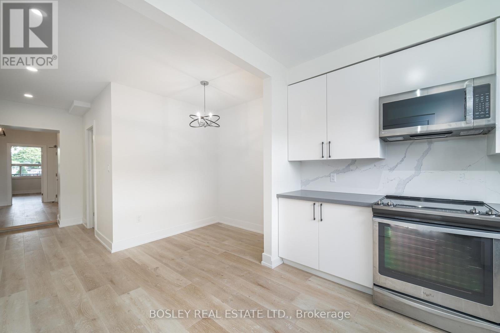 2 - 13 Mansfield Avenue, Toronto, Ontario  M6J 2A9 - Photo 14 - C12636566