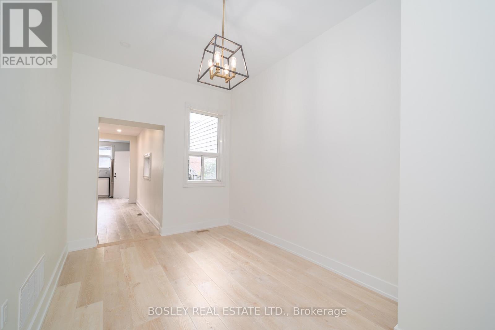 2 - 13 Mansfield Avenue, Toronto, Ontario  M6J 2A9 - Photo 5 - C12636566