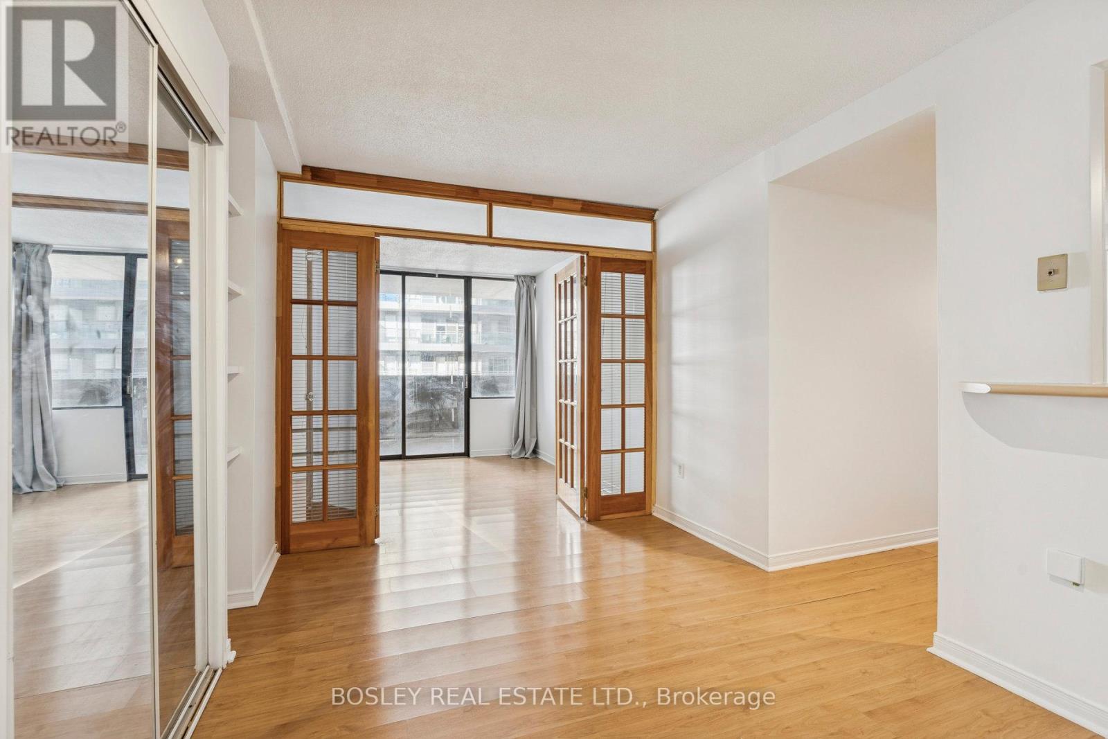 909 - 720 Spadina Avenue, Toronto, Ontario  M5S 2T9 - Photo 4 - C12636598