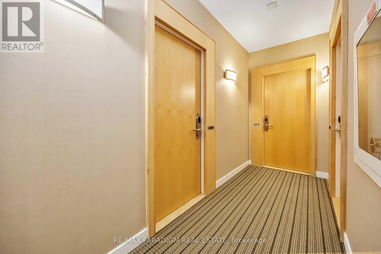 4209 - 55 Bremner Boulevard, Toronto, Ontario  M5J 0A6 - Photo 3 - C12636674