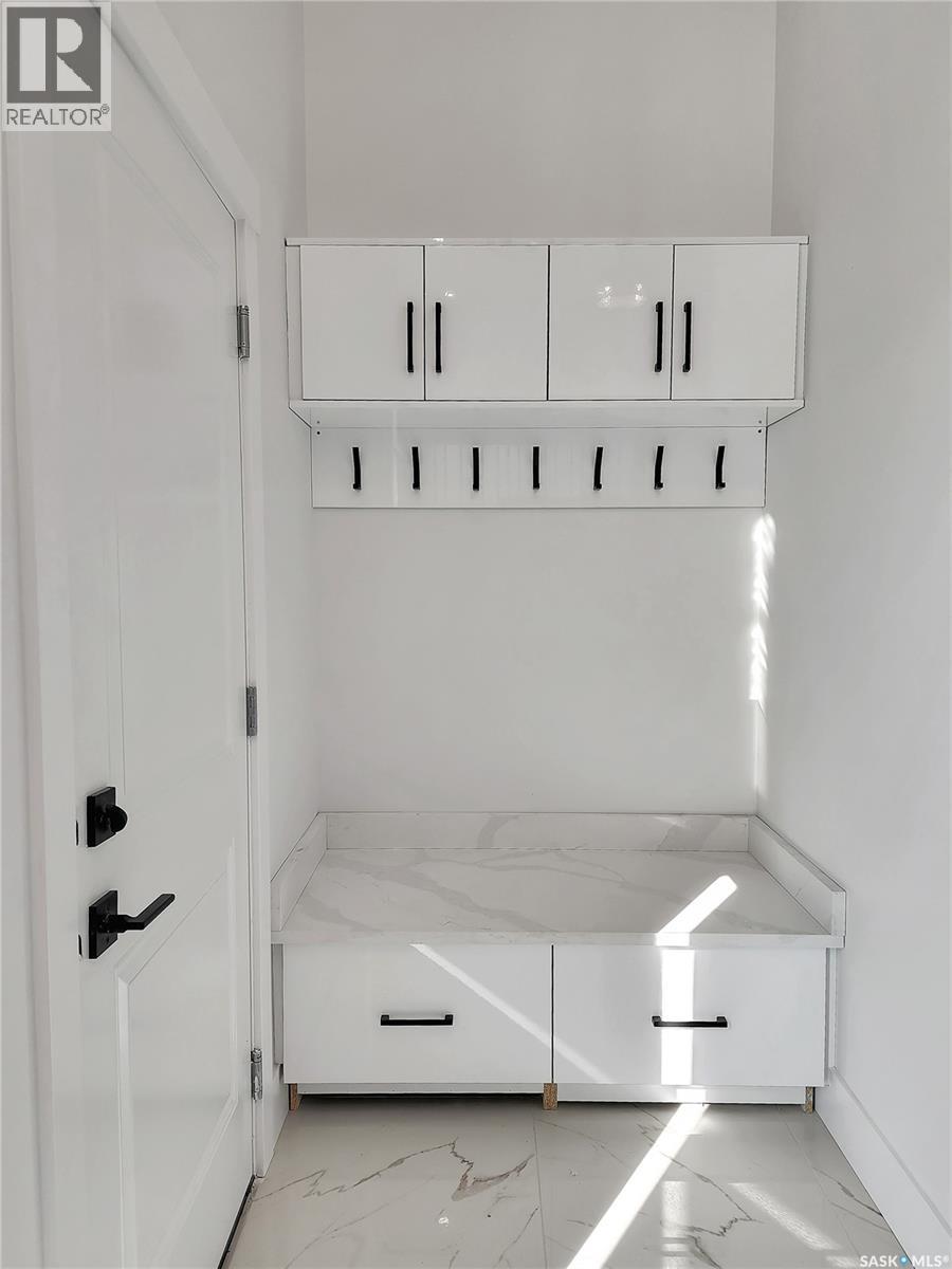 812 Woods Crescent, Warman, Saskatchewan  S0K 4S4 - Photo 4 - SK025649