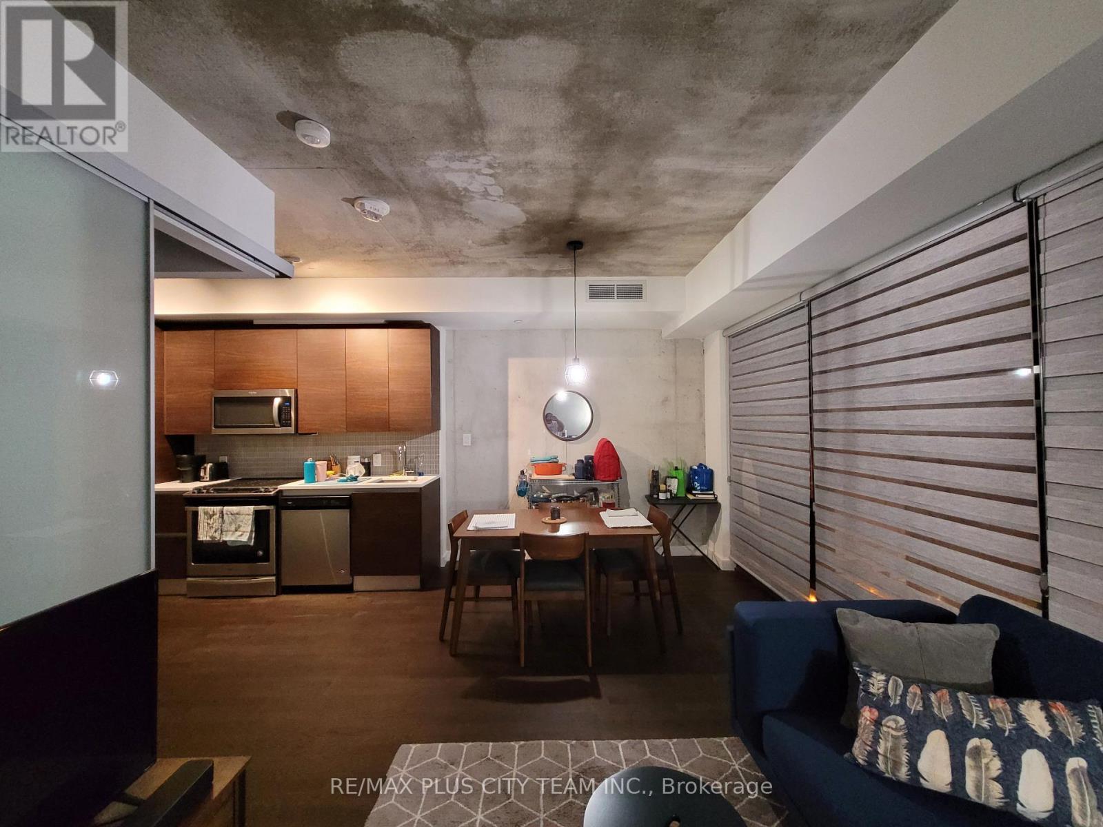 305 - 246 Logan Avenue, Toronto, Ontario  M4M 0E9 - Photo 3 - E12636582