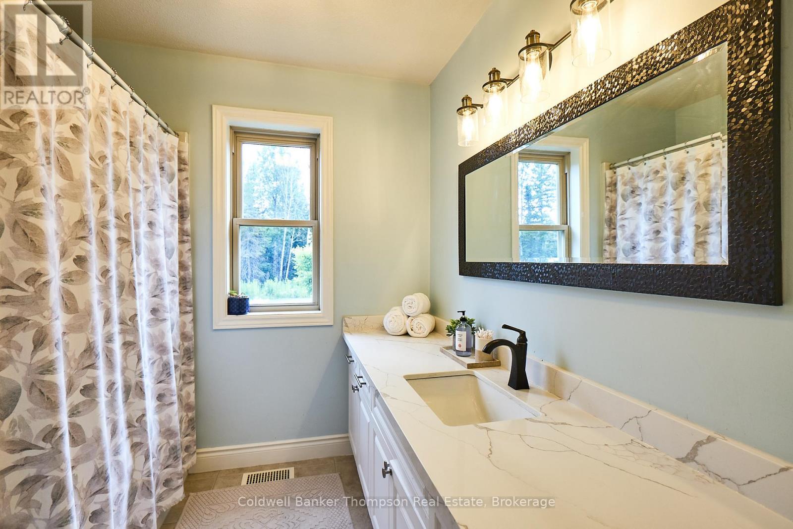 11 Thomas Crescent, Huntsville, Ontario P1H 2M3 - Photo 26 - X12338305