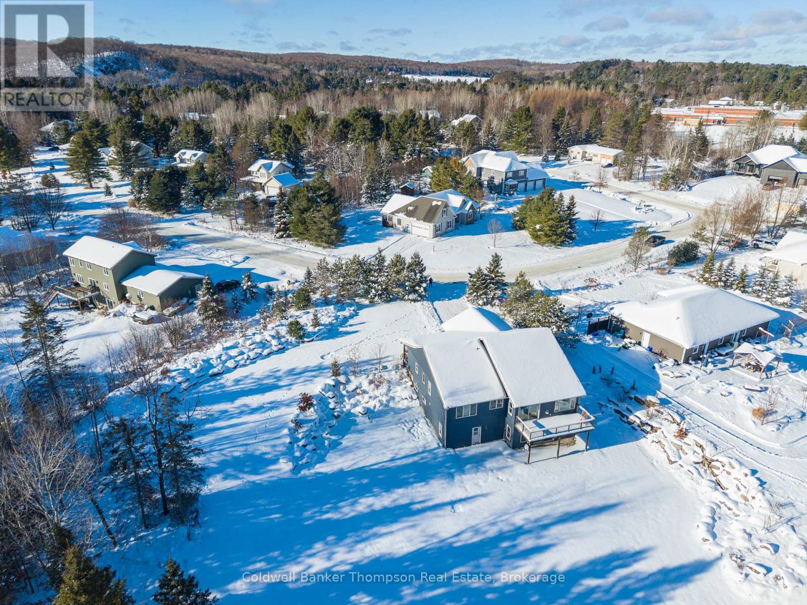 11 Thomas Crescent, Huntsville, Ontario P1H 2M3 - Photo 37 - X12338305