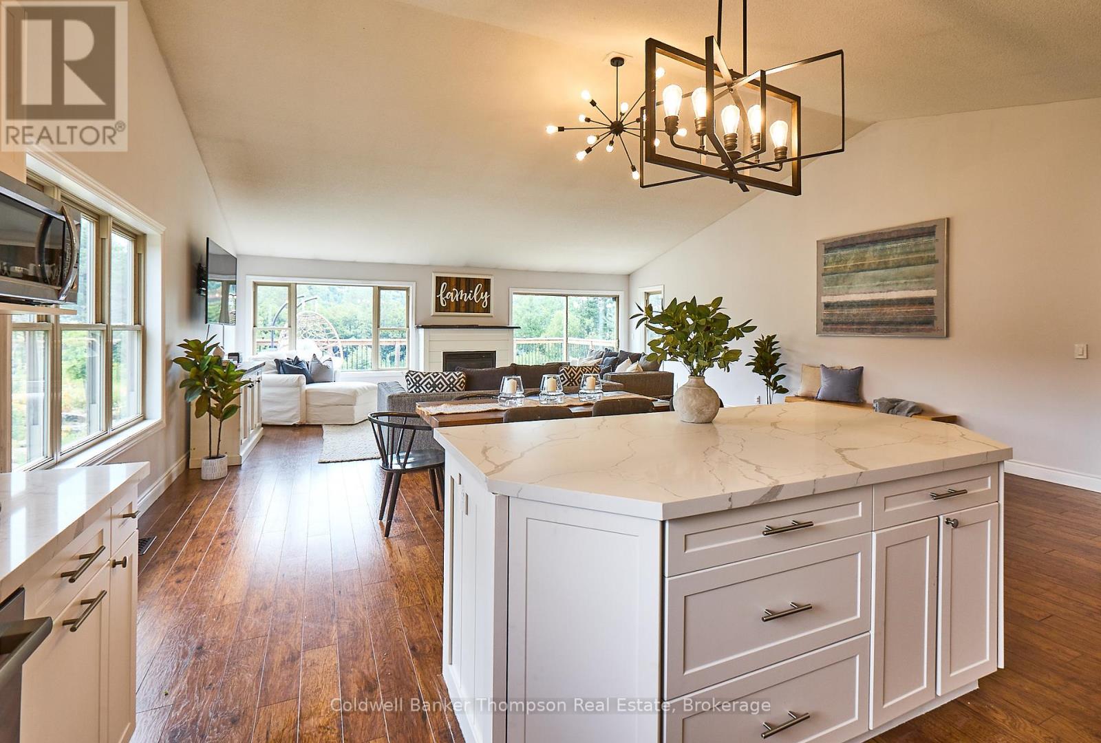 11 Thomas Crescent, Huntsville, Ontario P1H 2M3 - Photo 16 - X12338305