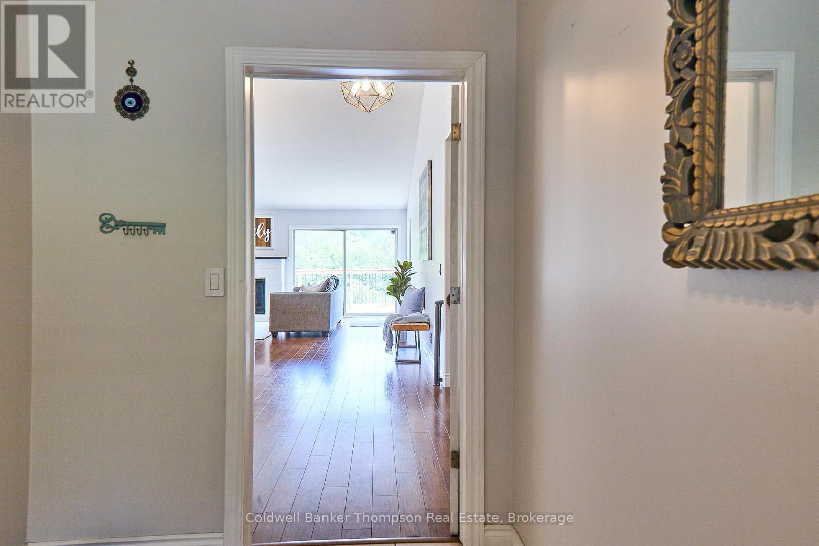 11 Thomas Crescent, Huntsville, Ontario P1H 2M3 - Photo 4 - X12338305