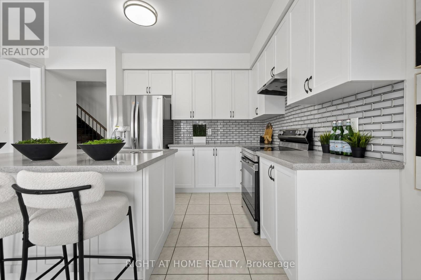 1218 Corby Way, Innisfil, Ontario  L9S 0R1 - Photo 11 - N12636558