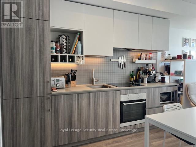 3708 - 898 Portage Parkway, Vaughan, Ontario  L4K 0J6 - Photo 2 - N12636574