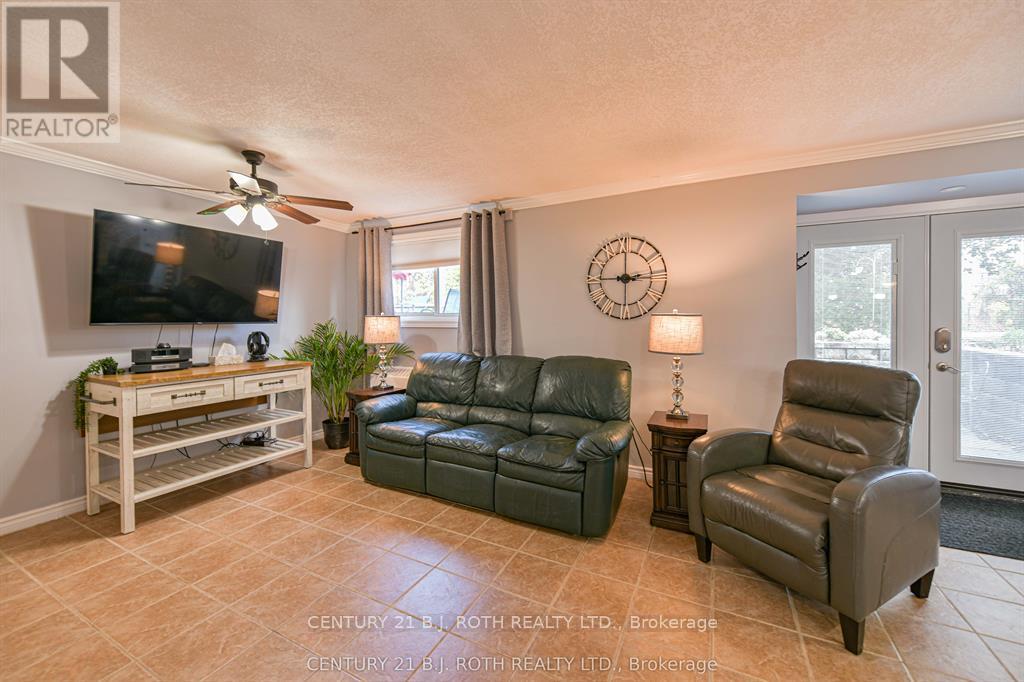 16 First Street, Orillia, Ontario  L3V 4A9 - Photo 31 - S12636590