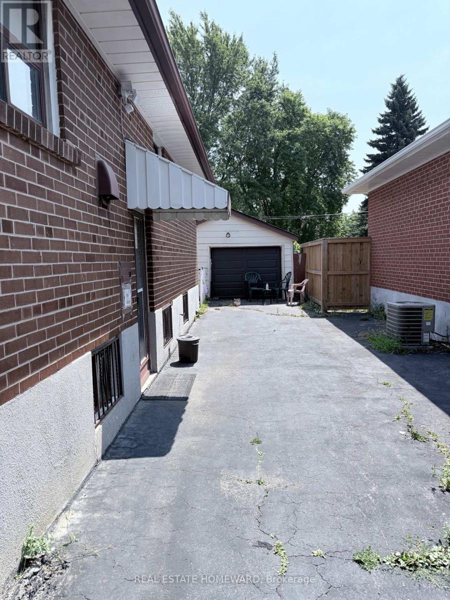 7 Dunlop Avenue, Toronto, Ontario  M1K 1K8 - Photo 13 - E12316446