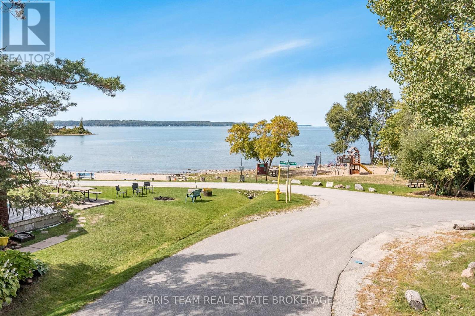 16 Waterside Drive, Tay, Ontario  L0K 1R0 - Photo 34 - S12427263