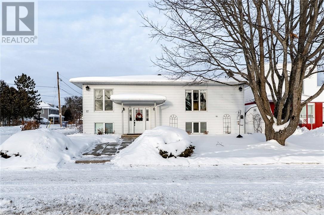 17 Principale W Street, West Nipissing, Ontario P0H 2M0 - Photo 1 - 2125927