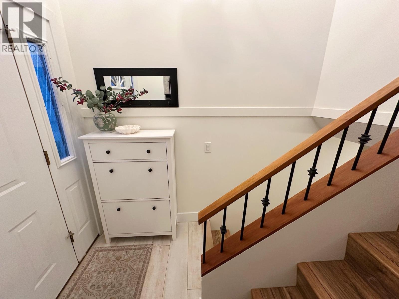 995 Graf Road, Kelowna, British Columbia  V1P 1C1 - Photo 6 - 10371159