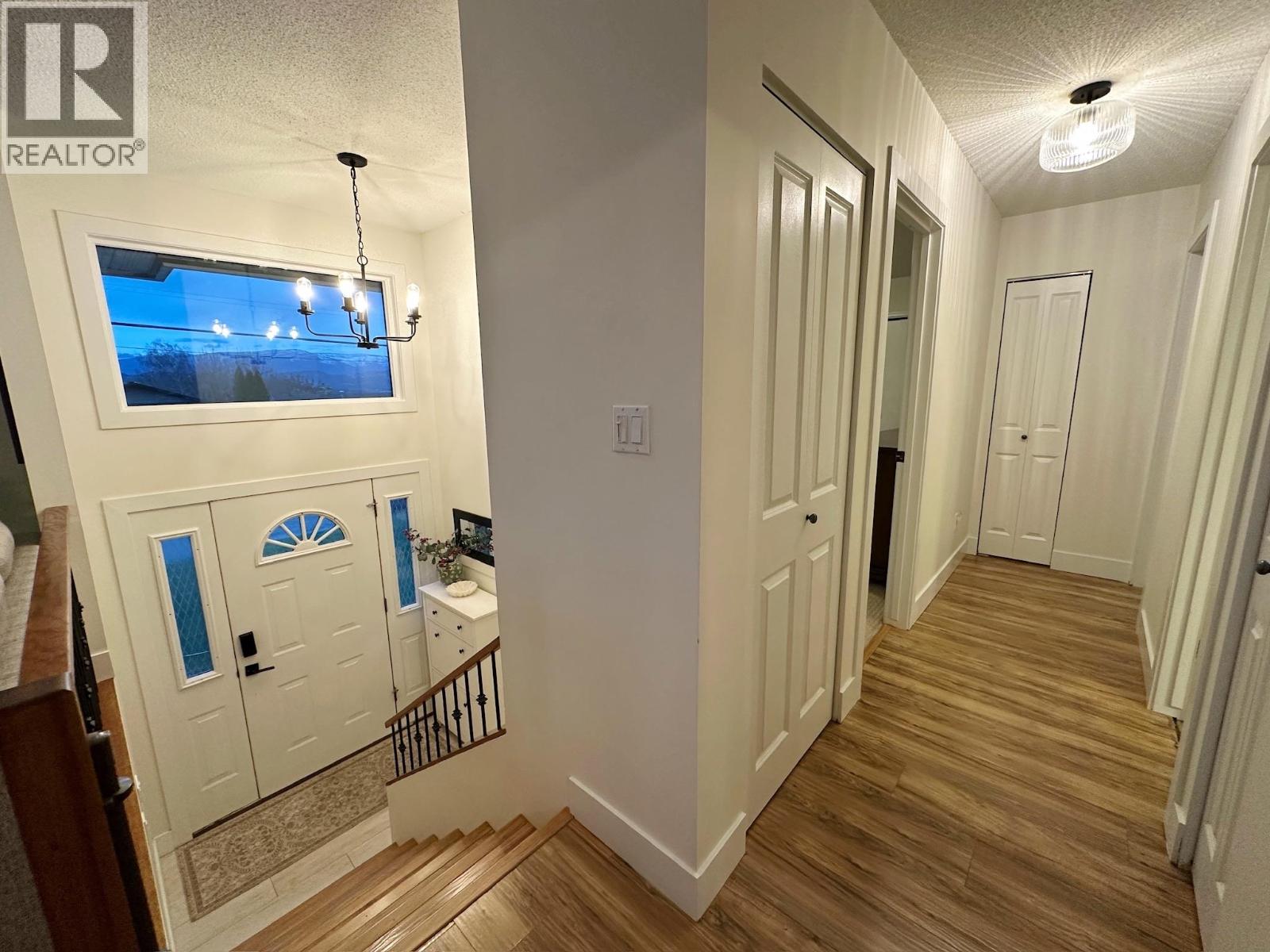 995 Graf Road, Kelowna, British Columbia  V1P 1C1 - Photo 7 - 10371159