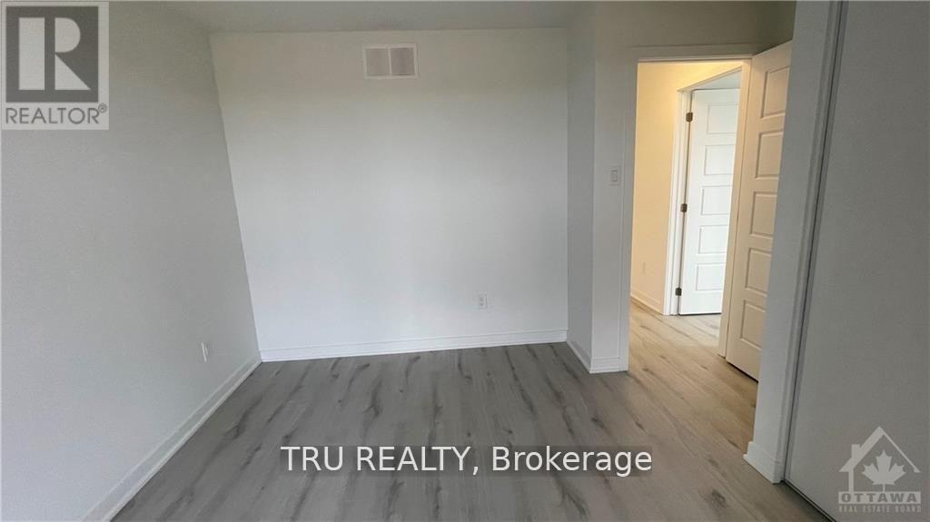 956 Chapman Mills Drive, Ottawa, Ontario  K2J 7J5 - Photo 12 - X12585446